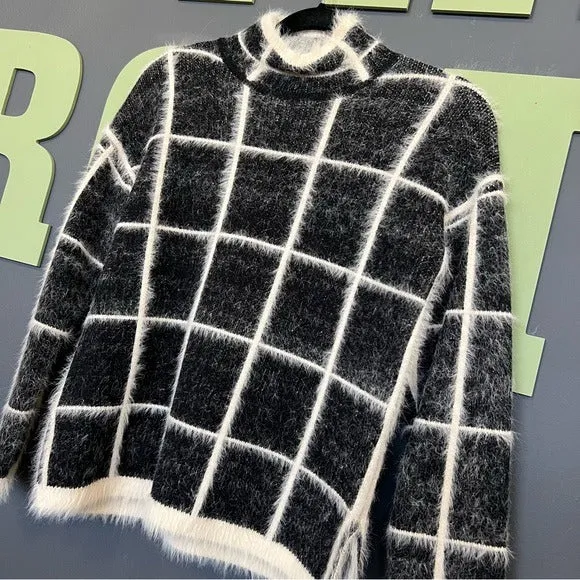 &merci Box Plush Fuzzy Black   Cream Women’s Turtleneck Sweater Medium