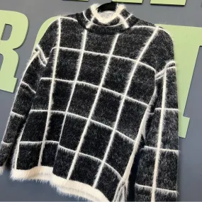 &merci Box Plush Fuzzy Black   Cream Women’s Turtleneck Sweater Medium