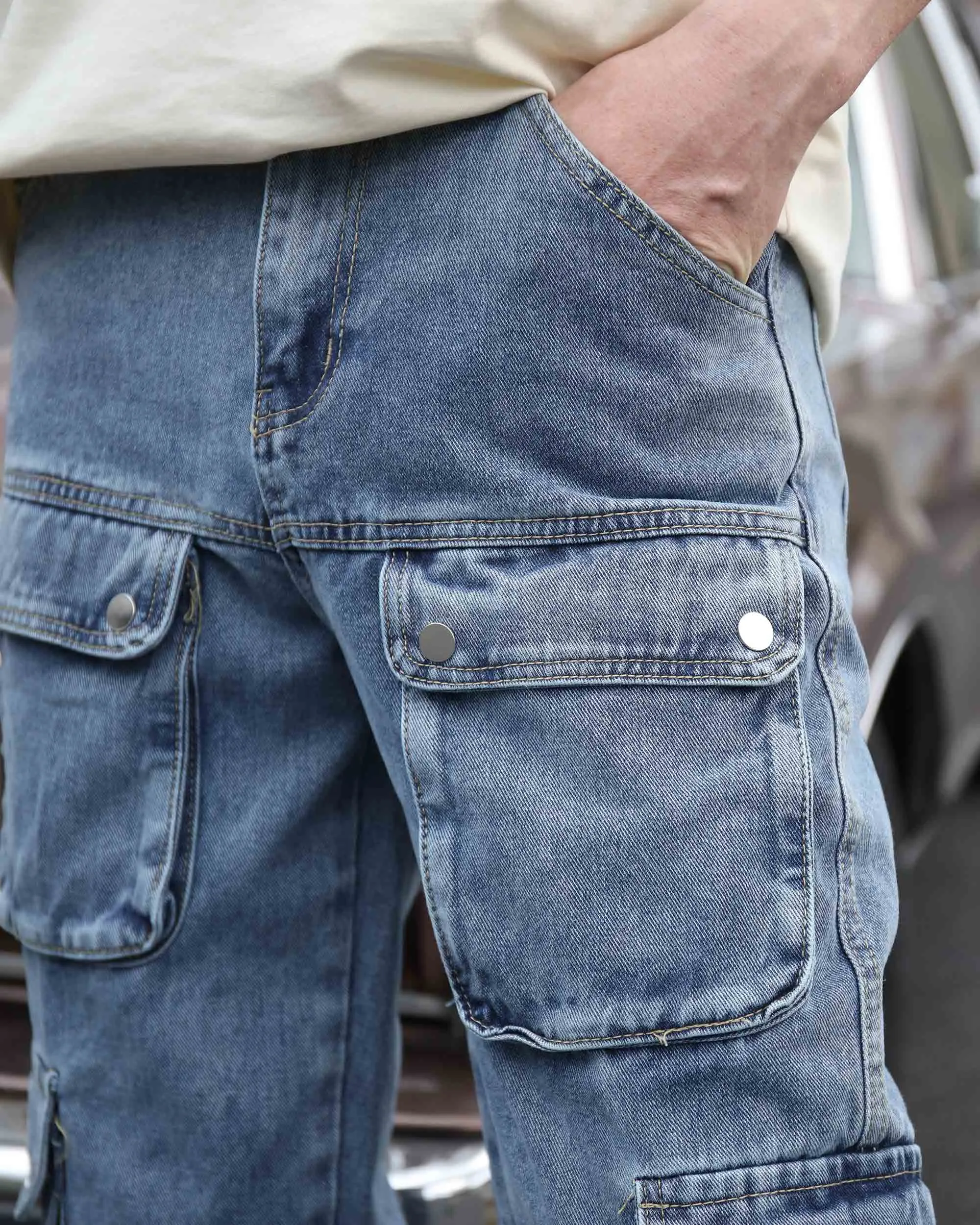 Casual Chic Light Blue Baggy Jeans with Multiple Pockets