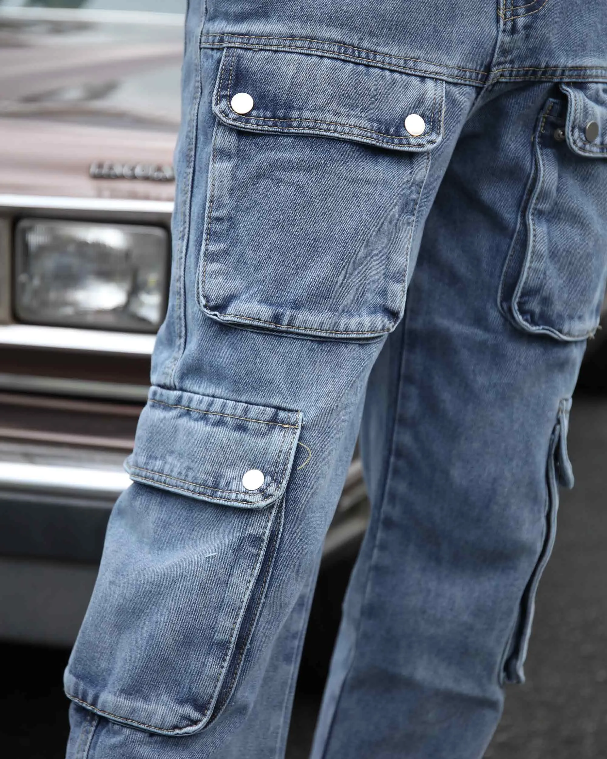Casual Chic Light Blue Baggy Jeans with Multiple Pockets