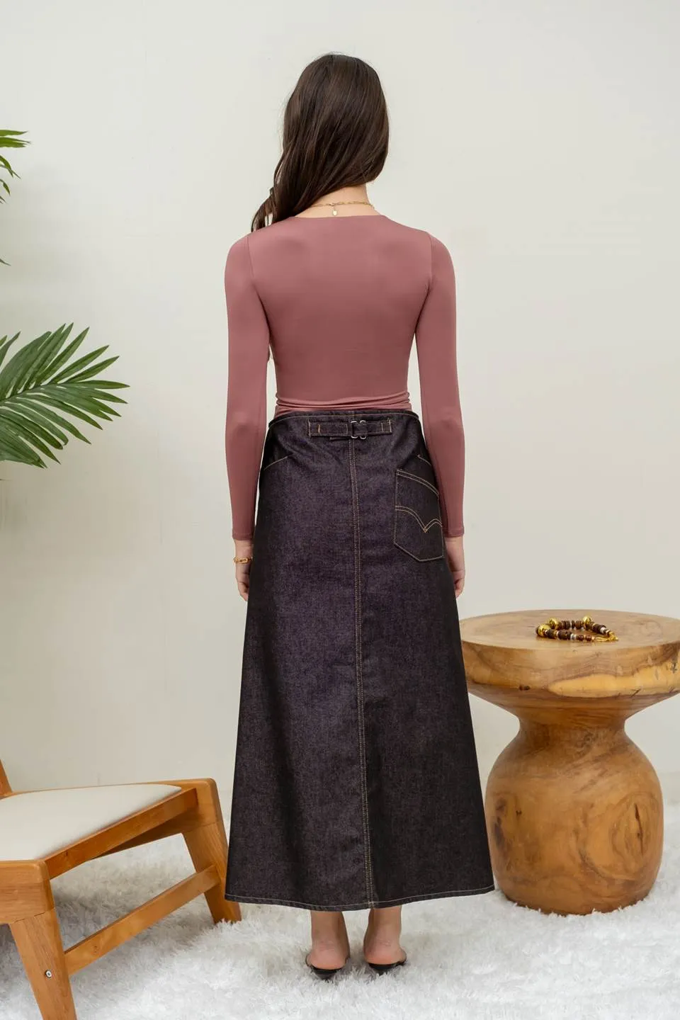 ROUND NECK LONG SLEEVE FITTED KNIT TOP