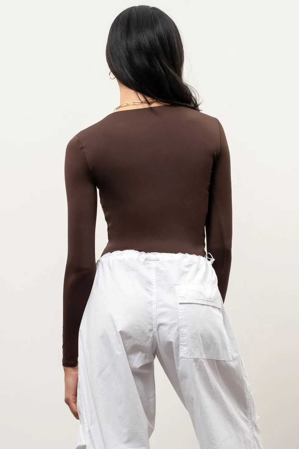 ROUND NECK LONG SLEEVE FITTED KNIT TOP