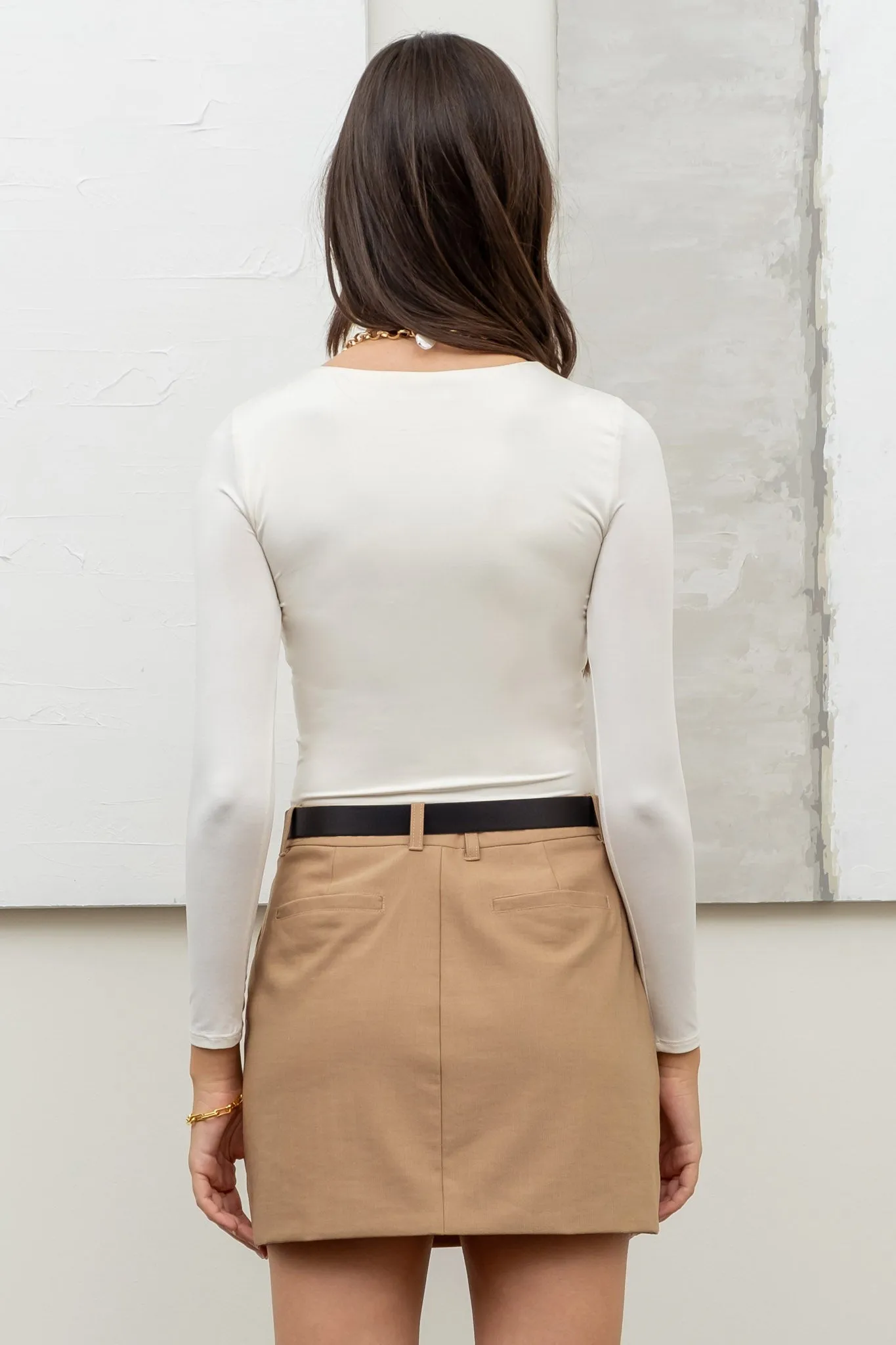 ROUND NECK LONG SLEEVE FITTED KNIT TOP
