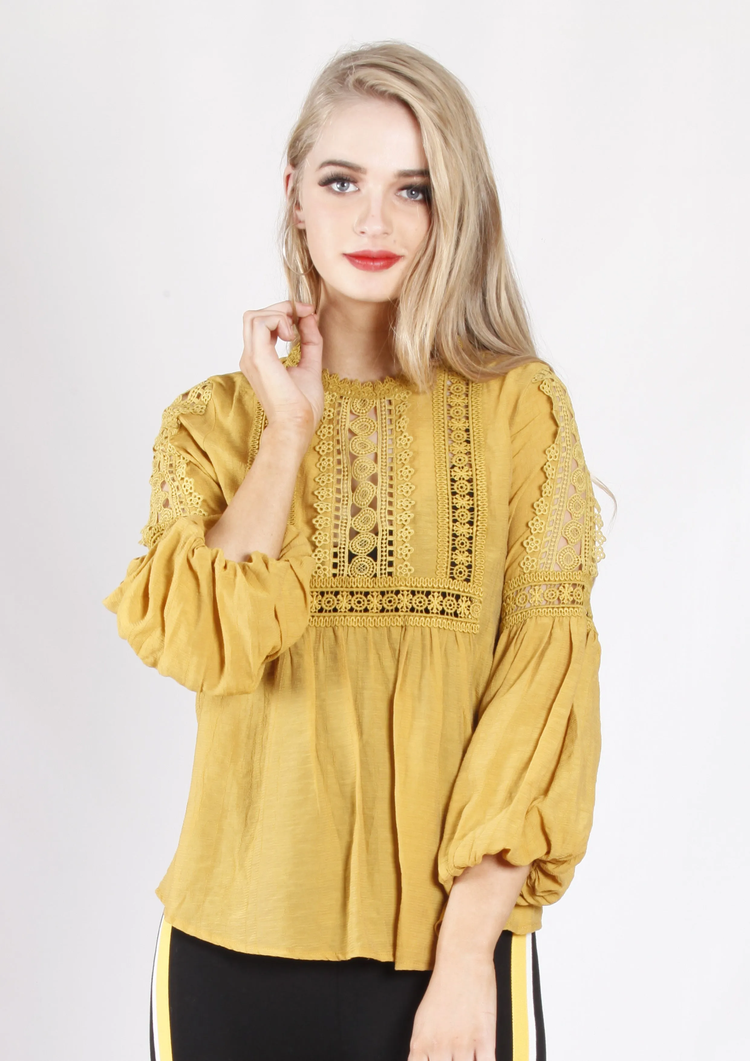 XW16220SS Crochet Detailed Top (Pack)